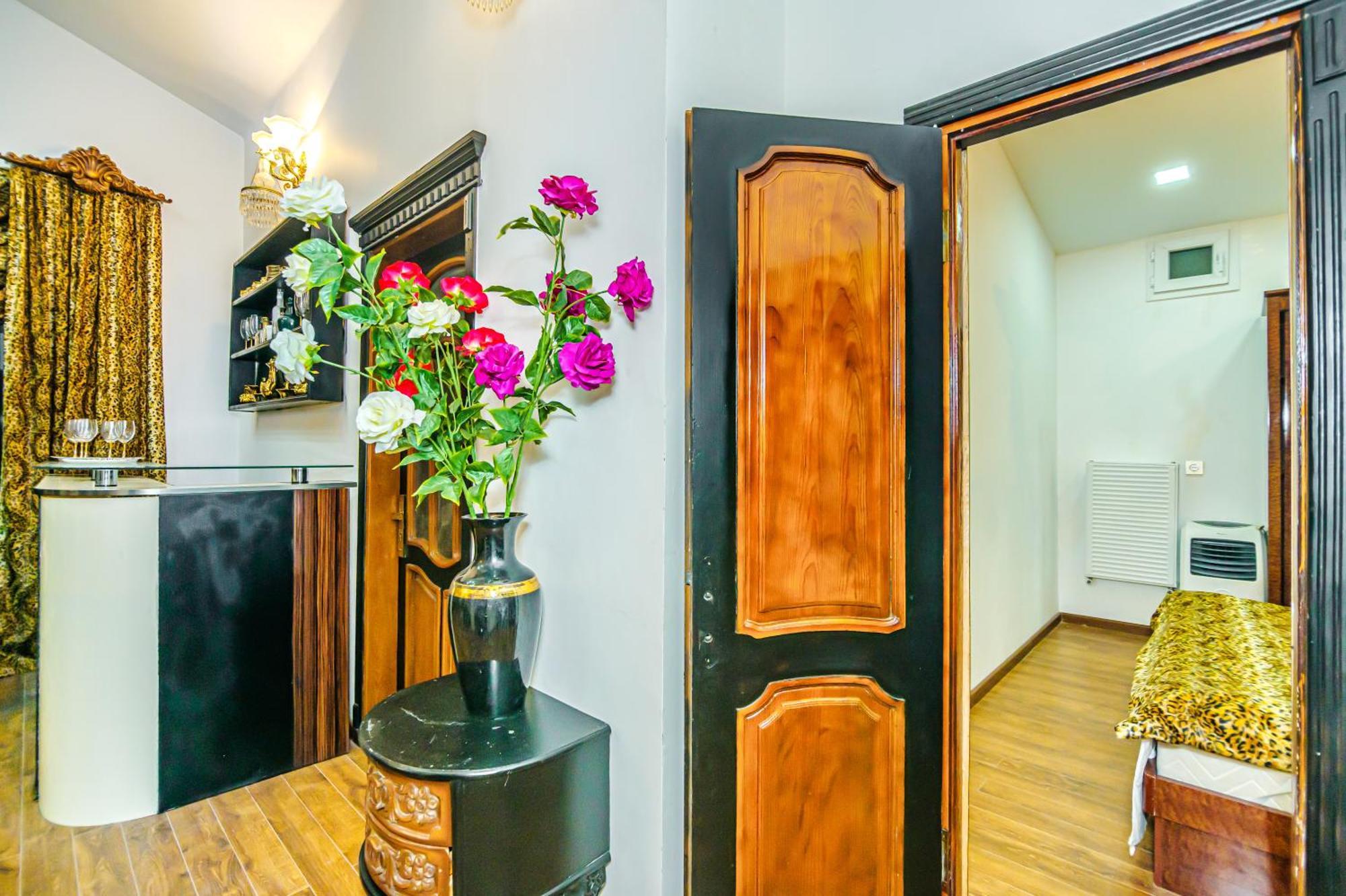Sera Hotel Баку Экстерьер фото