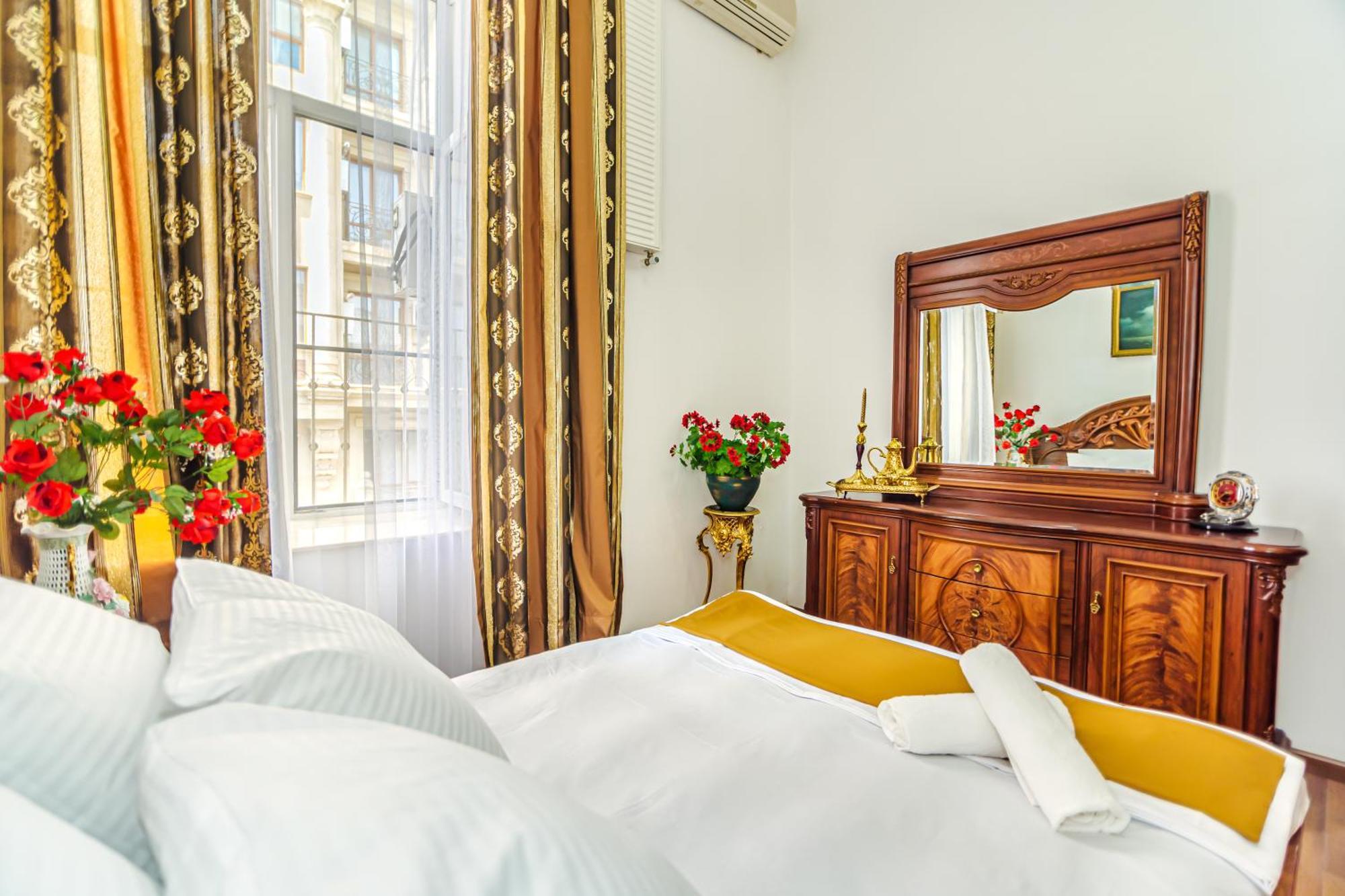 Sera Hotel Баку Экстерьер фото
